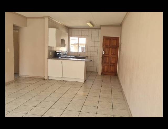 2 BEDROOM APARTMENT FOR SALE IN COMET
